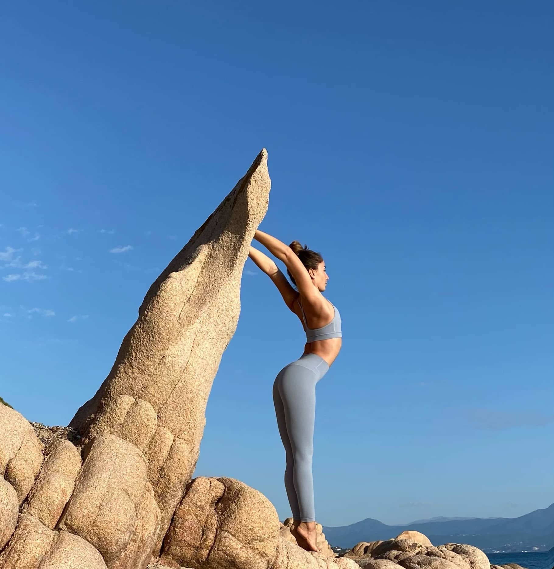 Summer Alien Pose